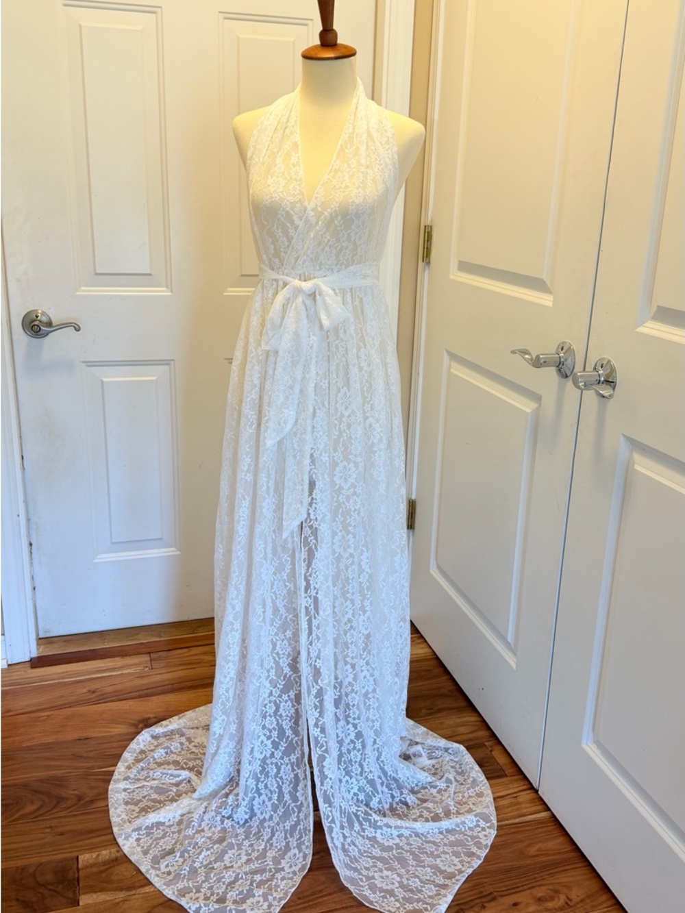 White Lace Halter maternity - Picture 6 of 6
